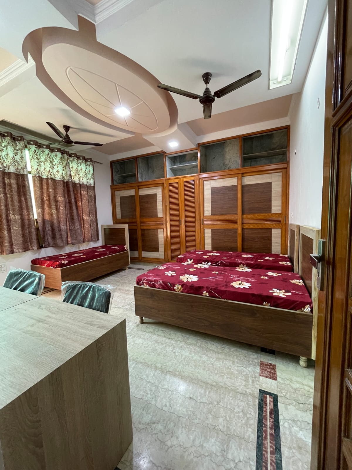 Cozy PG Room