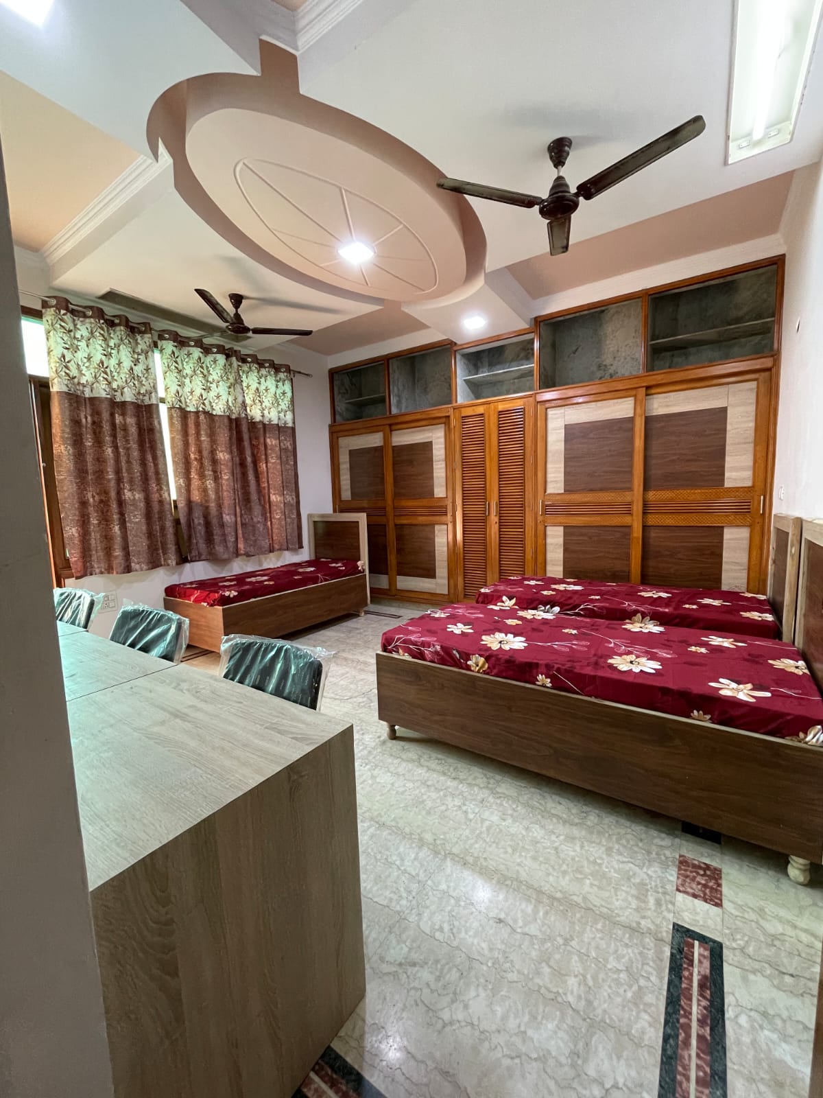 Cozy PG Room